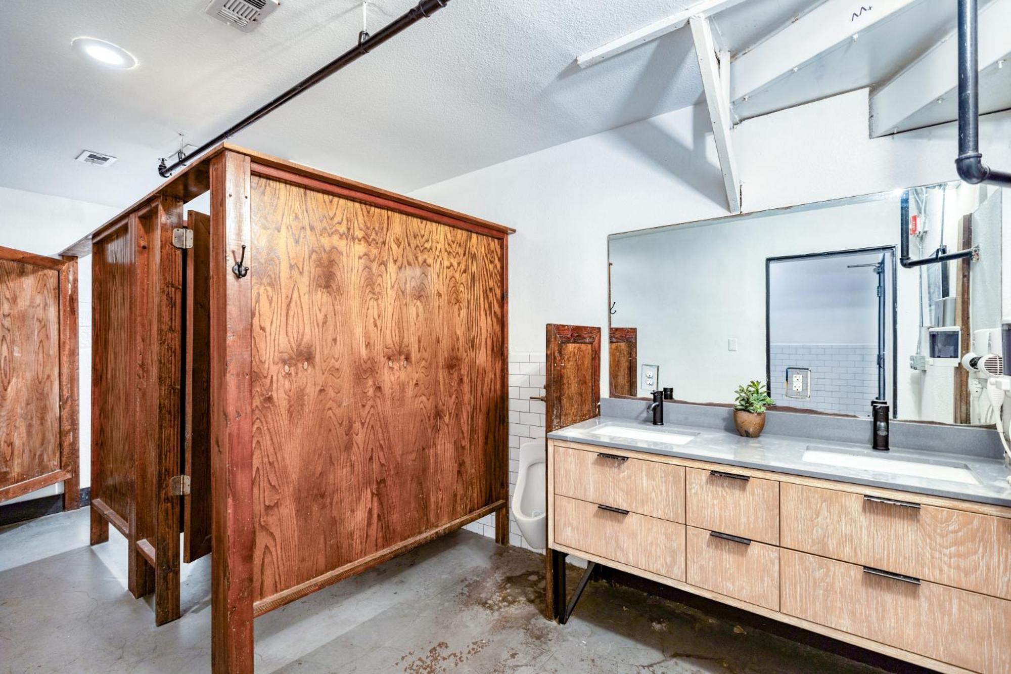 Firehouse Hostel (Adults Only) Austin Esterno foto